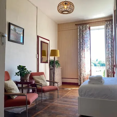 Couette-café Château La Barge - D'hôtes 3*